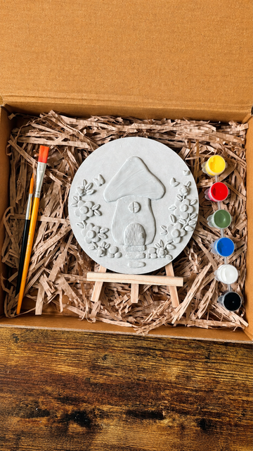 Mushroom cottage - DIY painting kit