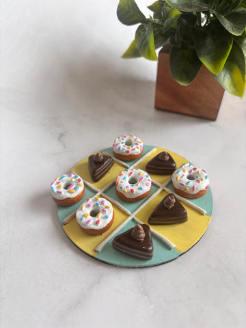 Donuts & pastries – tic-tac-toe fridge magnet